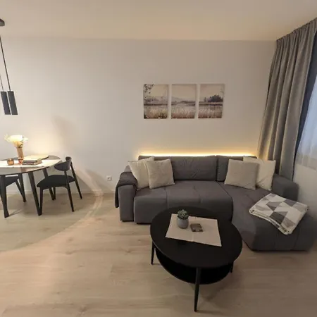 Sadba Apartment, 1-4 Guests, Free Parking & Wifi, 15 Min From Downtown * Братислава