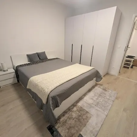 Bratislava, Sadba Family Apartment, Balcony, Free Parking, Airport 1km, Old Town 8km 아파트 브라티슬라바