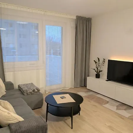 아파트 Bratislava, Sadba Family Apartment, Balcony, Free Parking, Airport 1km, Old Town 8km
