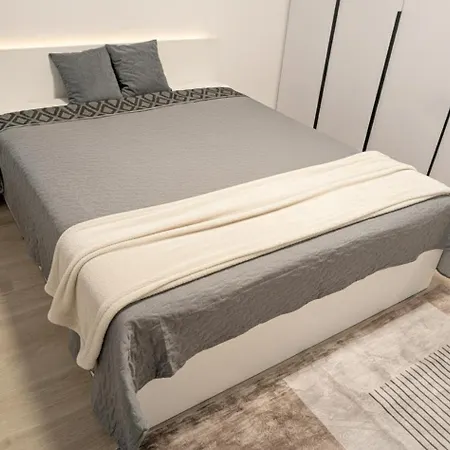 Апартаменты Sadba Apartment, 1-4 Guests, Free Parking & Wifi, 15 Min From Downtown *